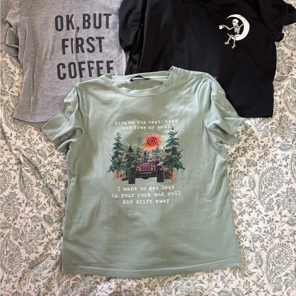 SHEIN bundle of Graphic Tees